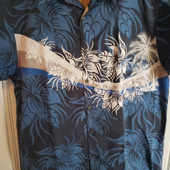 Hawaiian button up shirt - Picture 2 of 4